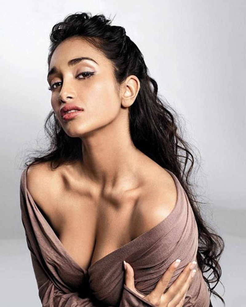 Actress Jiah Khan turns 25